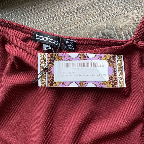 NWT Boohoo rib cut shoulder turtleneck top sz 6 - Picture 3 of 4